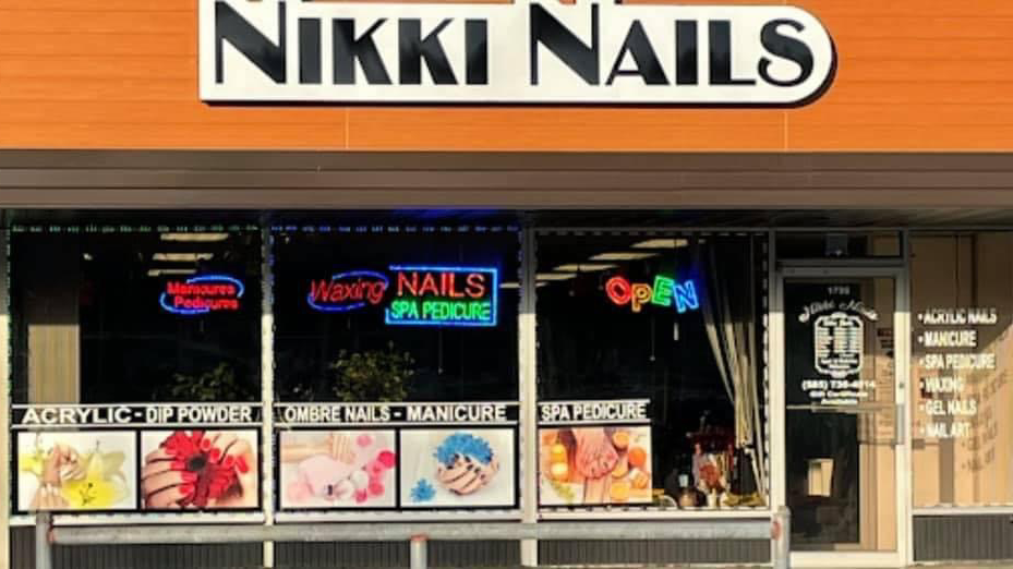 Nikki Nails logo